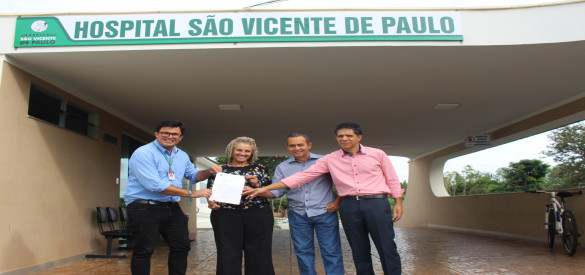 Assessor do deputado Aelton Freitas visita o Hospital São Vicente de Paulo e entrega oficio que garante recursos para custeio do hospital